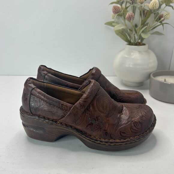 BOC Born Concept Peggy Floral Embossed Leather Clog Shoes Brown Women 7.5 - Picture 1 of 9